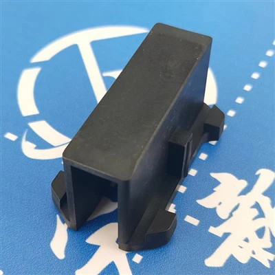 Glisor rezistent la uzură